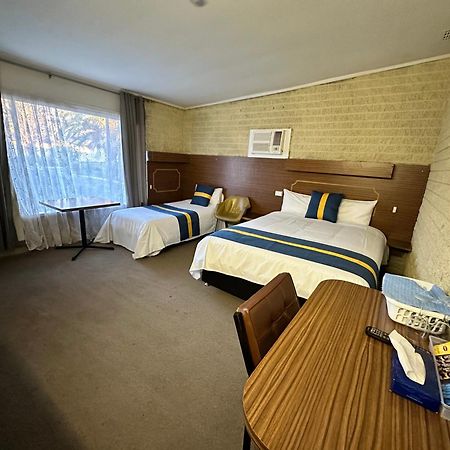The Shamrock Hotel Balranald Dış mekan fotoğraf
