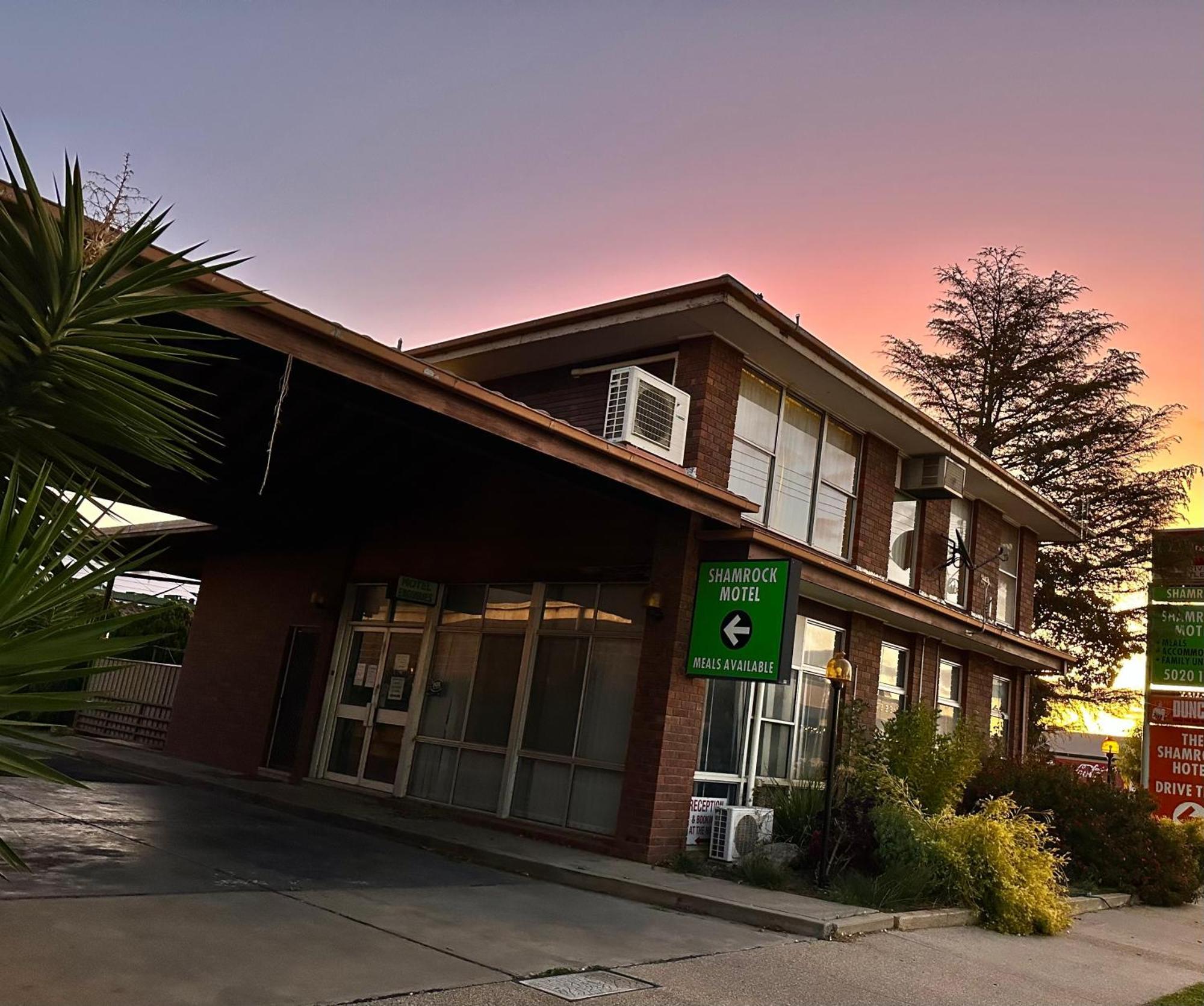 The Shamrock Hotel Balranald Dış mekan fotoğraf