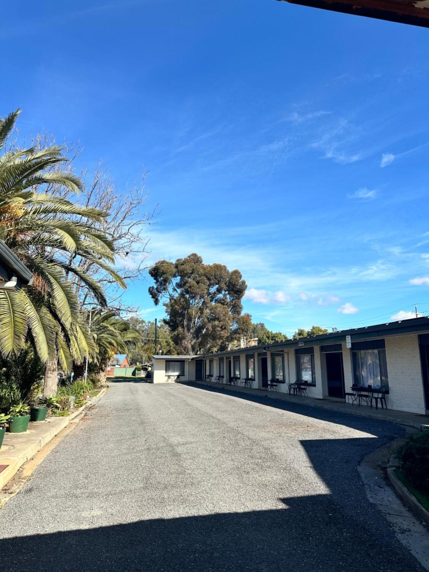 The Shamrock Hotel Balranald Dış mekan fotoğraf