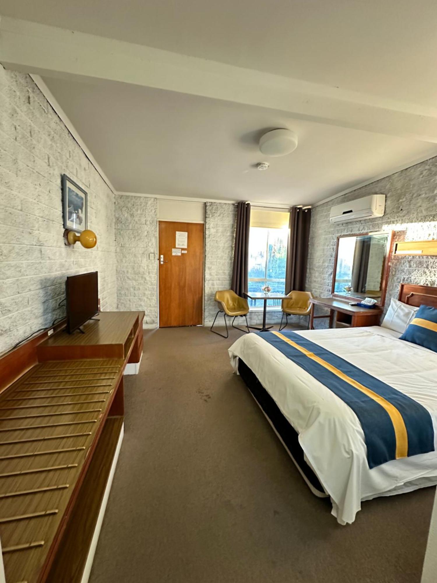 The Shamrock Hotel Balranald Dış mekan fotoğraf