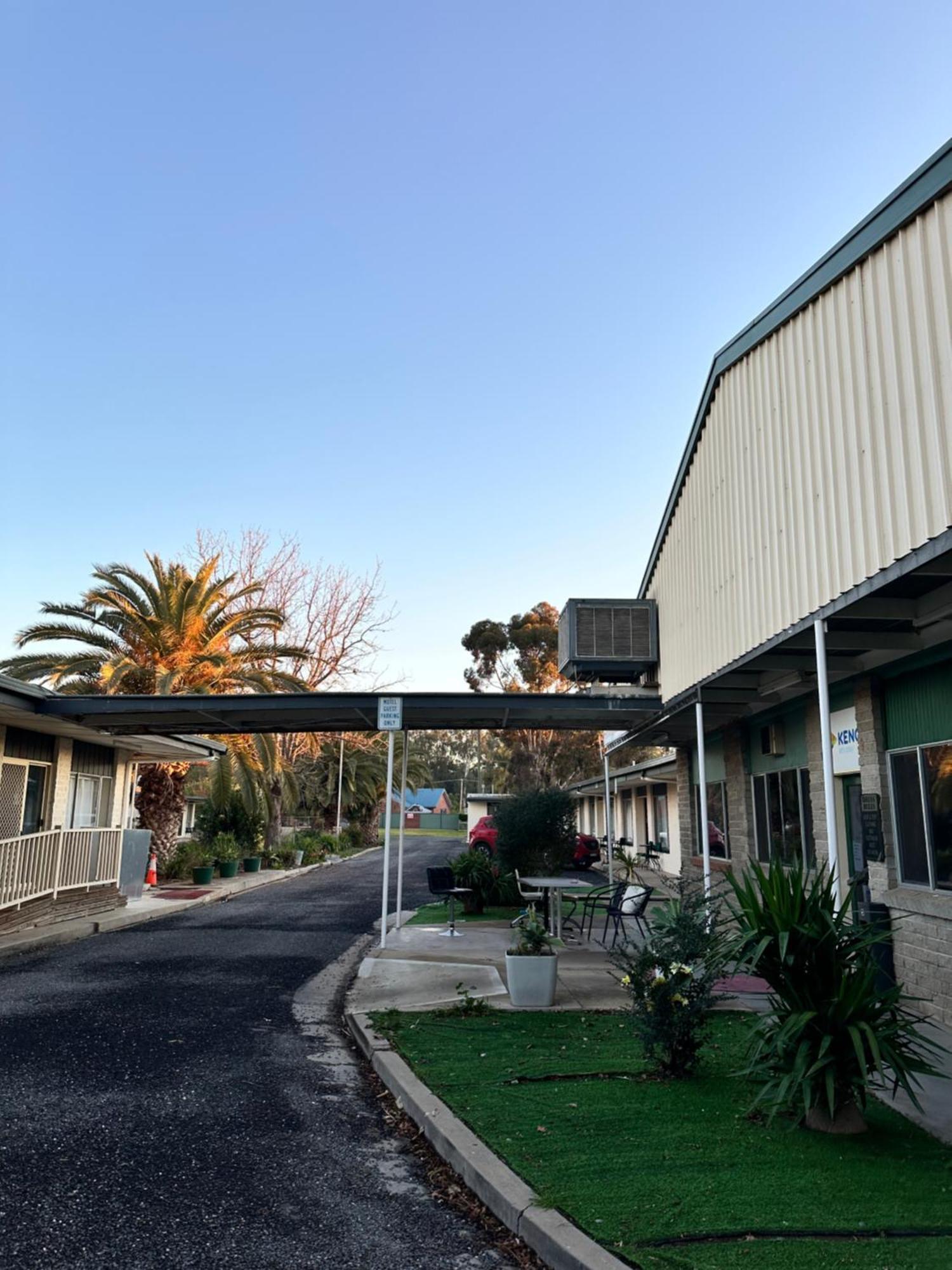 The Shamrock Hotel Balranald Dış mekan fotoğraf